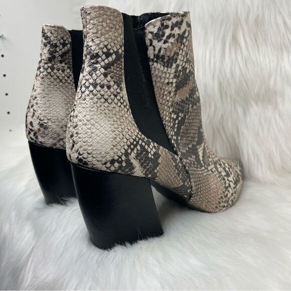 Qupid Snake Print Pointed Toe Ankle Boots - Picture 11 of 13